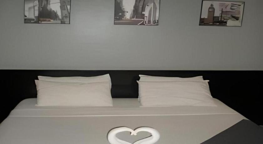 Tabok Richmond Plaza Hotel מראה חיצוני תמונה