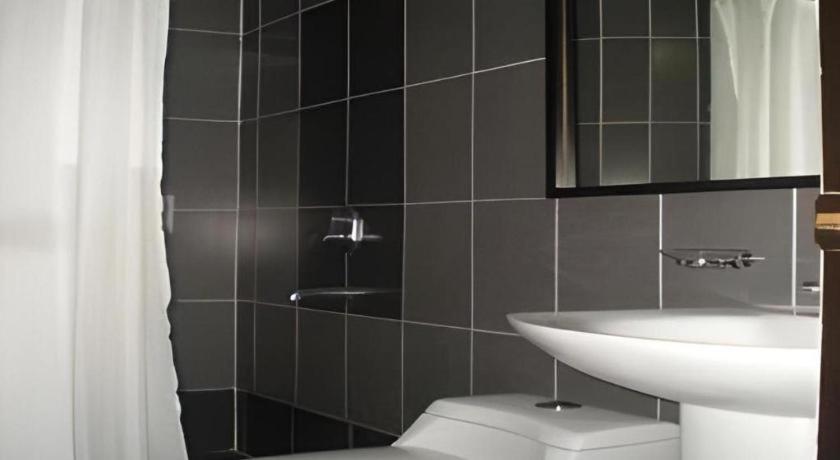 Tabok Richmond Plaza Hotel מראה חיצוני תמונה