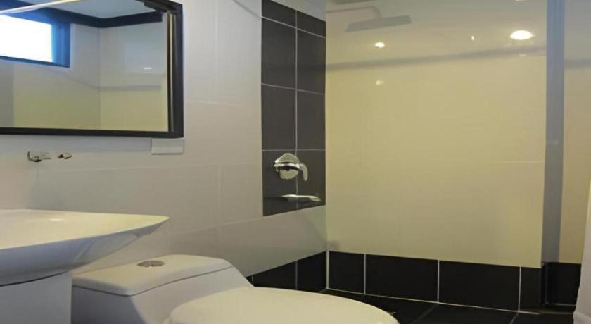 Tabok Richmond Plaza Hotel מראה חיצוני תמונה