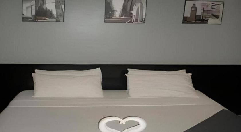 Tabok Richmond Plaza Hotel מראה חיצוני תמונה